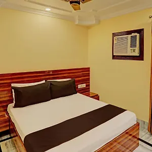 Oyo Flagship Sawariya Palace Varanasi