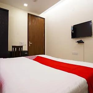 Hotel O Olive Saffron, Delhi (National Capital Territory of India)