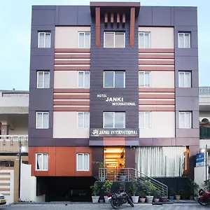 Janki International 3 Km From Kashi Vishwanath Temple Free Pickup From Railway Station Varanasi