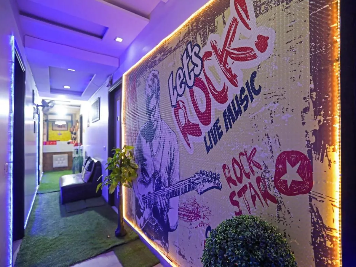Hotel Season Grand Couple Friendly Pitampura Metro Station Delhi  3*, Delhi (National Capital Territory of India) India