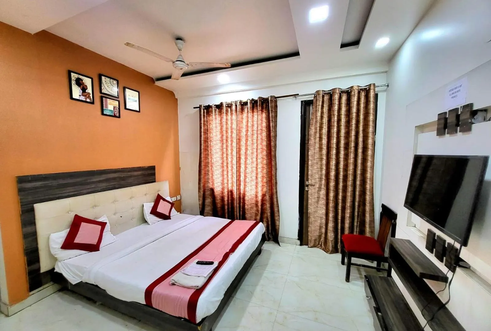 Hotel Season Grand Couple Friendly Pitampura Metro Station Delhi   Delhi (National Capital Territory of India)